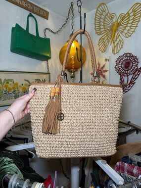 Gianni Bernini Woven Straw Beach Bag Tote with Tassel Charm - Natural Tan